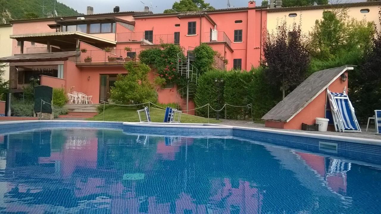 Albergo Montenerone Piobbico Kültér fotó